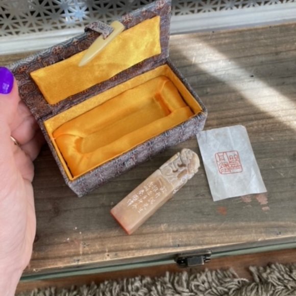 Vintage Chinese Shoushan Stone Figurine Statue in Tapestry Box #2 Pretty! - Picture 10 of 11